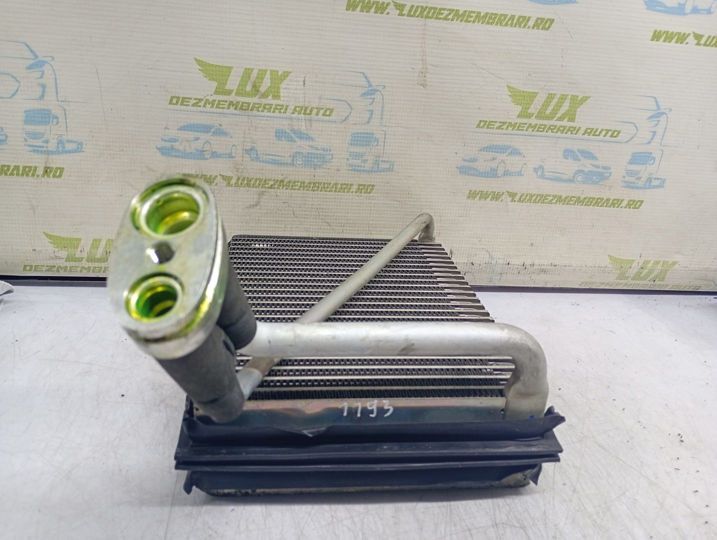 Radiator clima bord 8D1820103D Volkswagen Passat B5 (1996 - 2000)