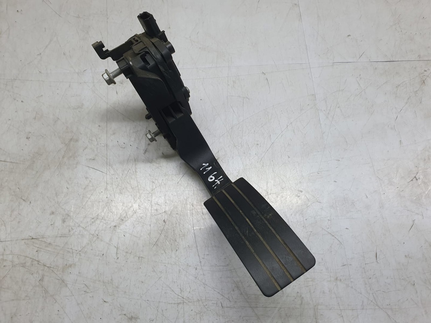 Pedala acceleratie 180022703r Dacia Duster 1 (facelift) (2013 - 2017)