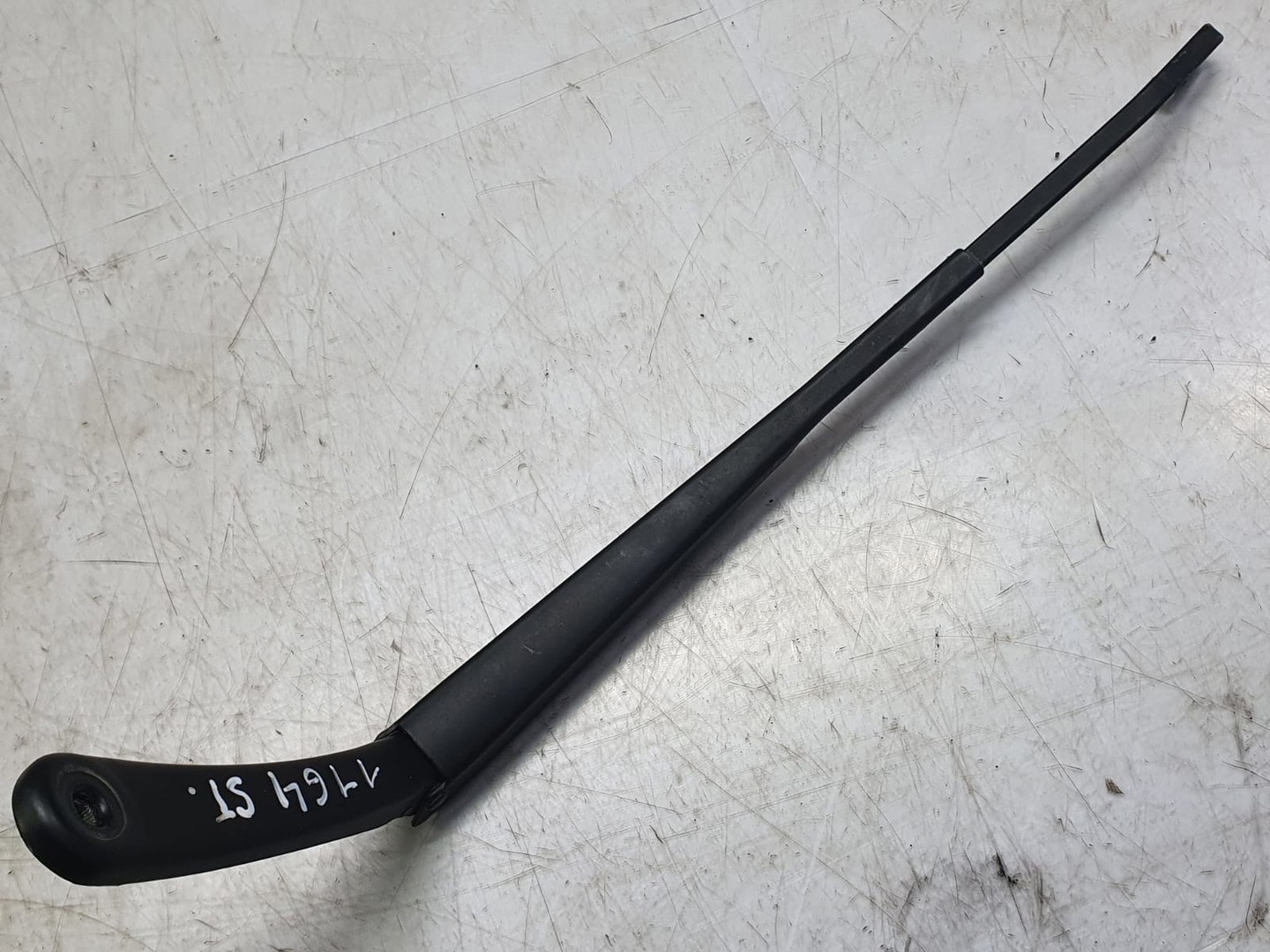 Brat stergator parbriz stanga 288817099r Dacia Duster 1 (facelift) (2013 - 2017)