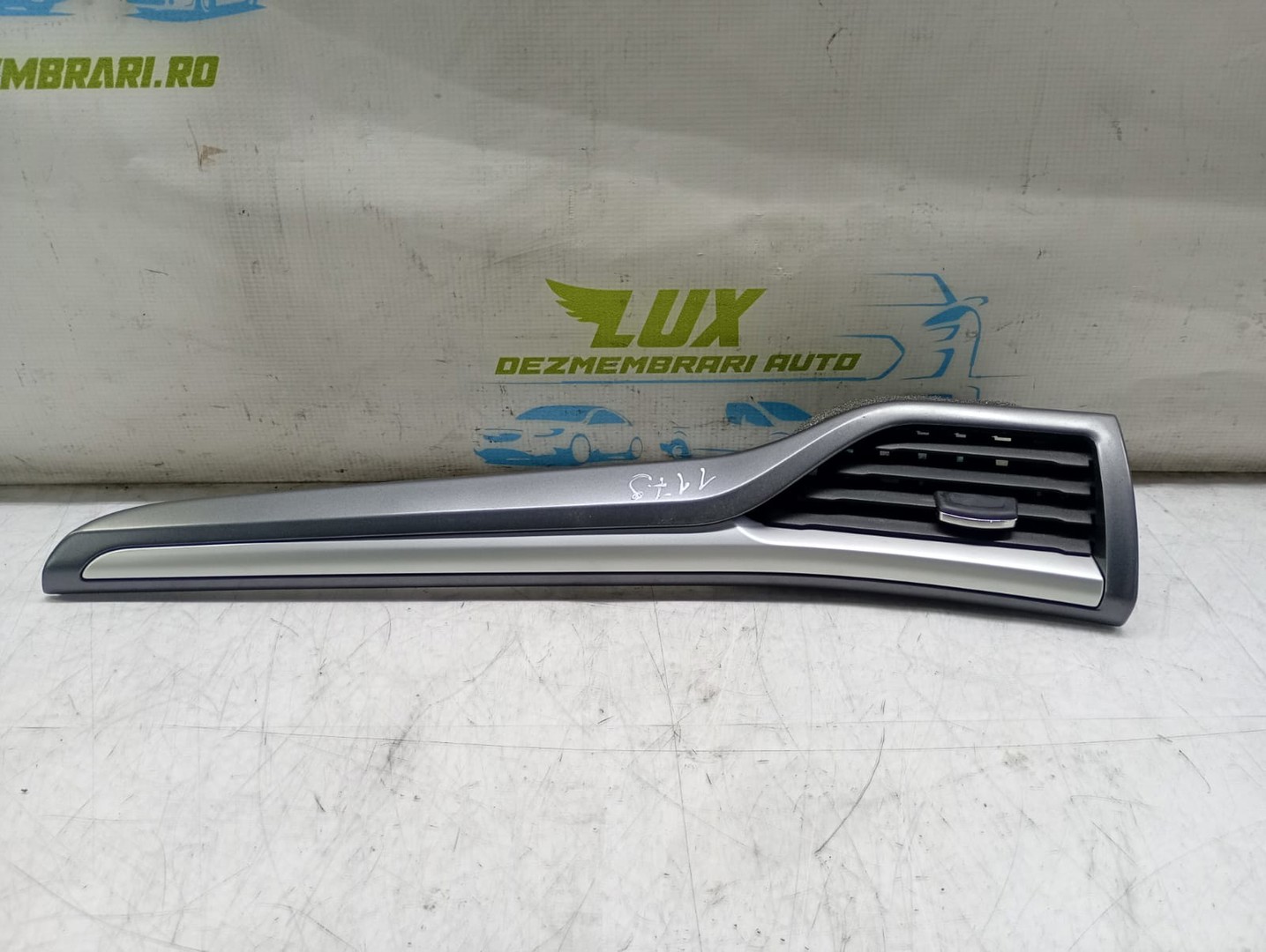 Grila ventilatie bord ds73-f018b08-bnw Ford Mondeo MK5 (2014 - 2020)
