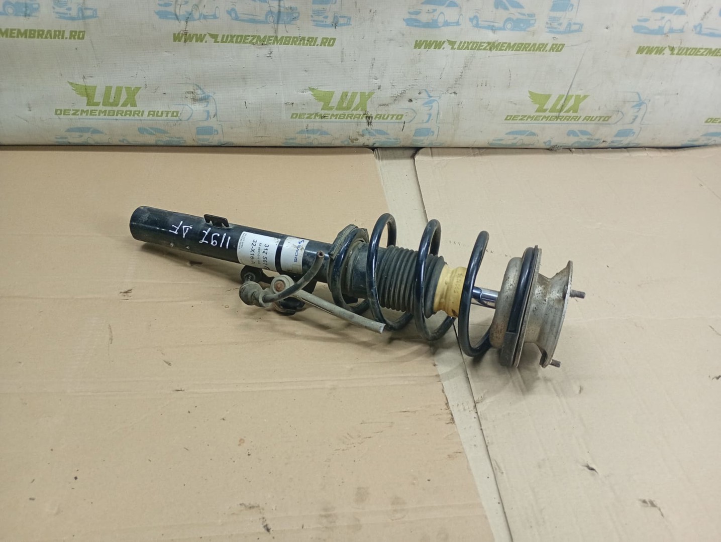 Amortizor cu arc dreapta fata 824903016064 BMW Seria 1 E81/E82/E87/E88 (facelift) (2007 - 2012)