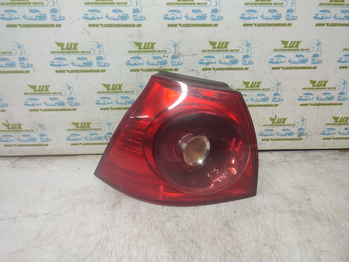 Stop stanga 028490102b Volkswagen Golf 5 (2003 - 2009)