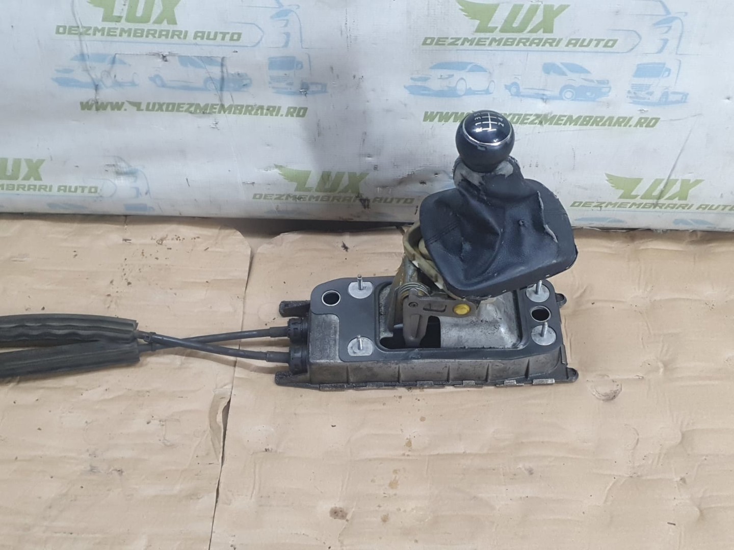 Timonerie manuala 6 trepte 1k0711061A Volkswagen Golf 5 (2003 - 2009)