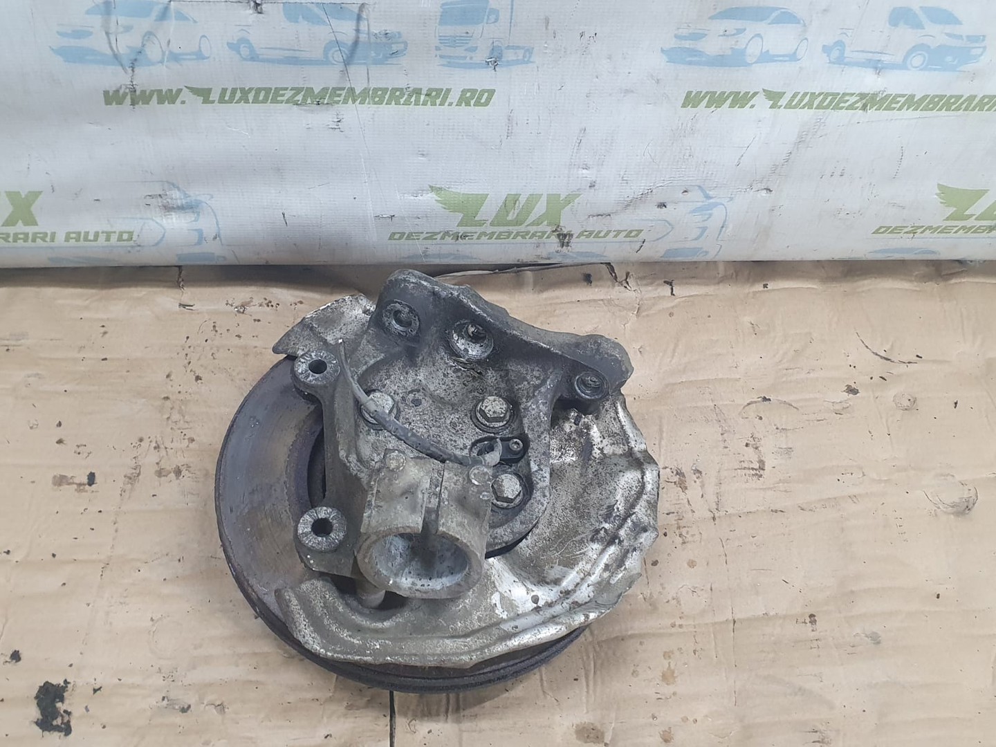Fuzeta dreapta fata BMW Seria 1 E81/E82/E87/E88 (facelift) (2007 - 2012)