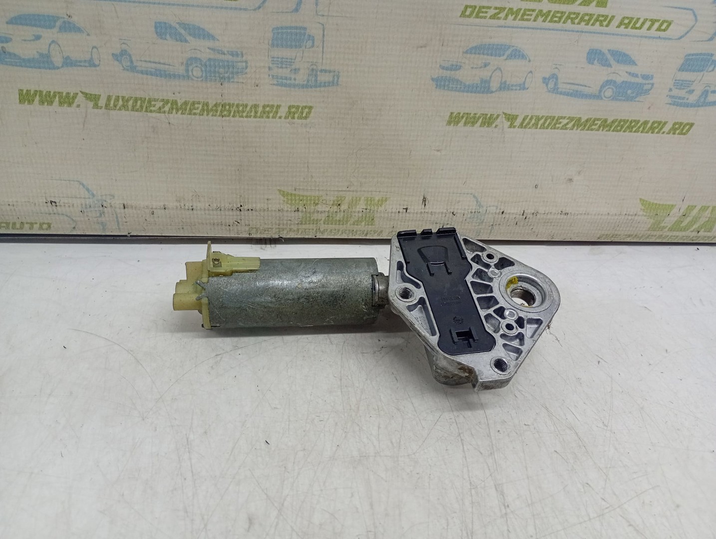 Motoras reglaj scaun 0130002529 Volkswagen Touareg 1 (7L) (2002 - 2007)