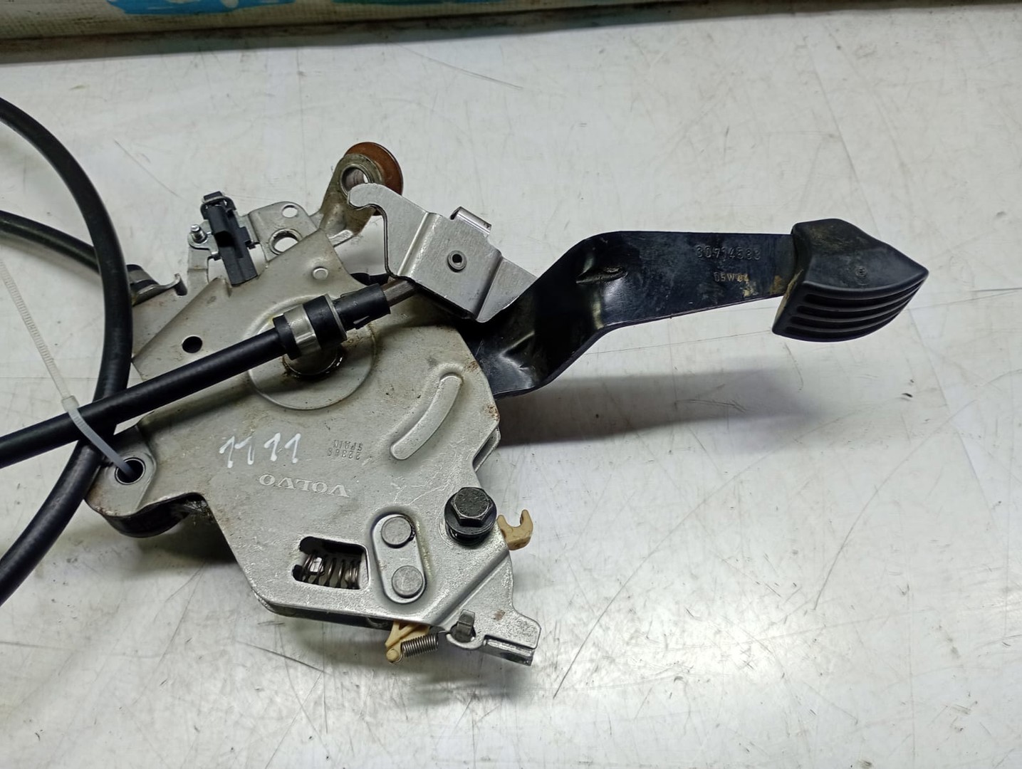Pedala frana de mana 30714583 Volvo XC90 1 (2002 - 2006)