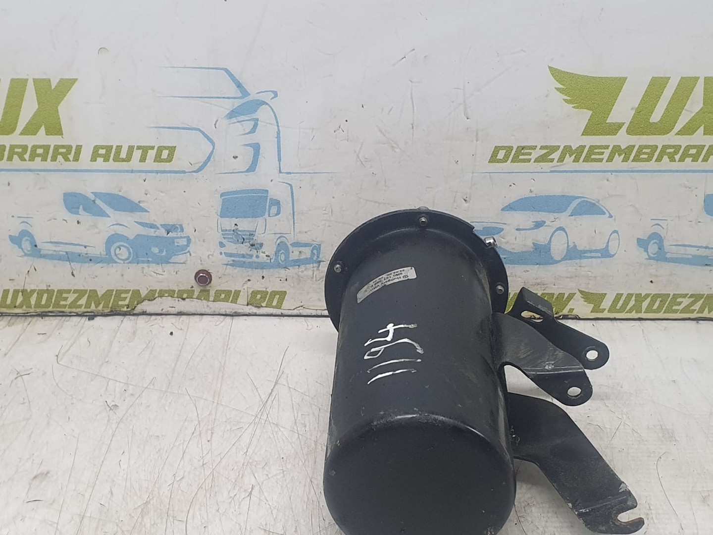 Carcasa filtru combustibil 5N0127399E Volkswagen Passat B6 (2005 - 2010)