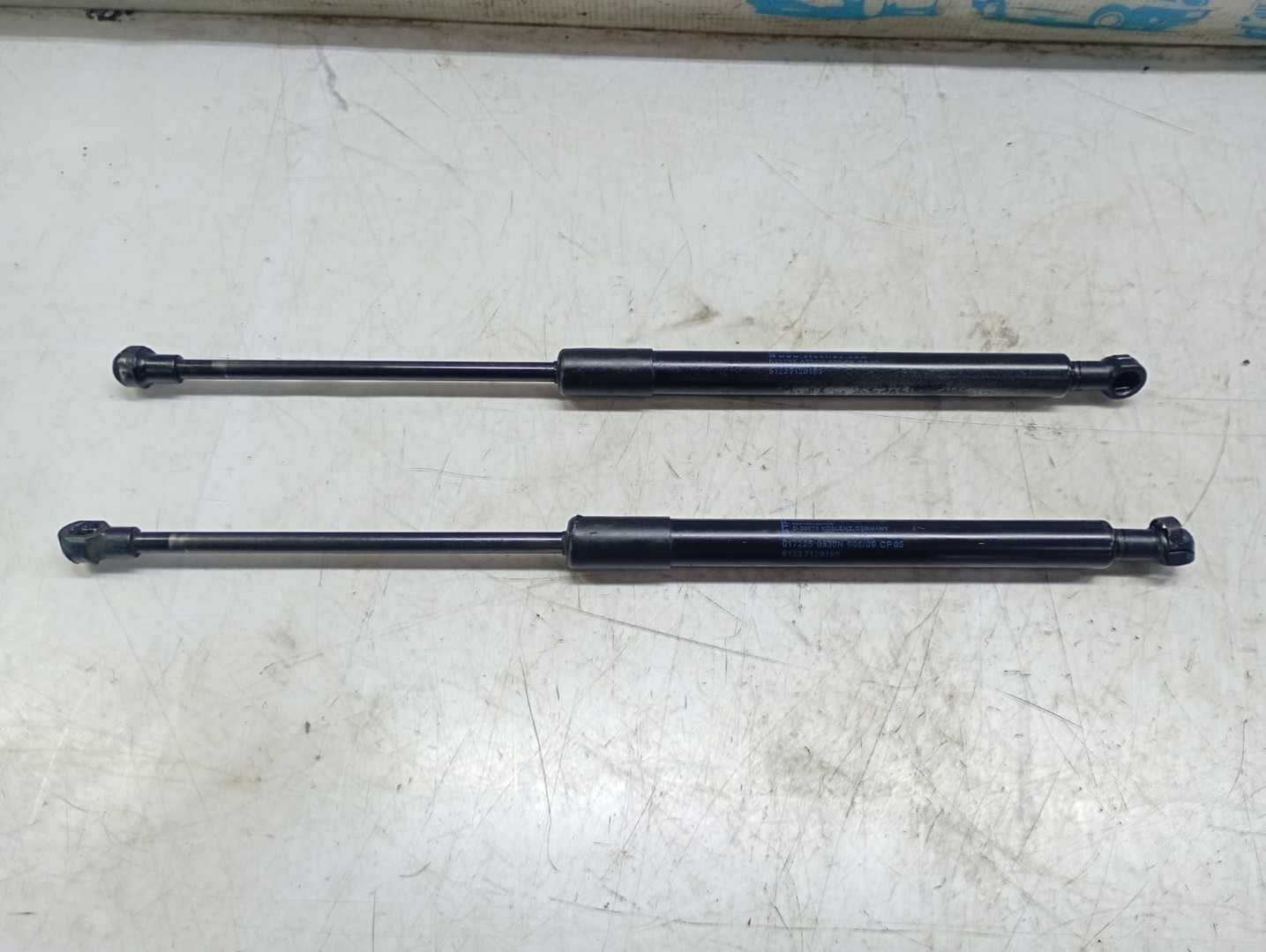 Amortizor capota 51237129190 BMW Seria 3 E90 (2004 - 2010)