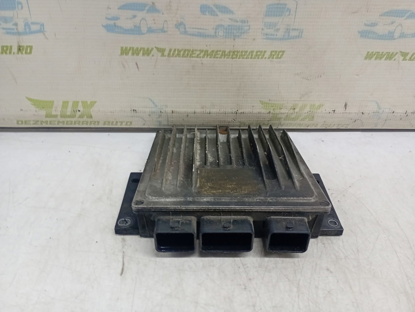 Calculator motor ECU 8200513058 Dacia Logan 1 (2004 - 2008)