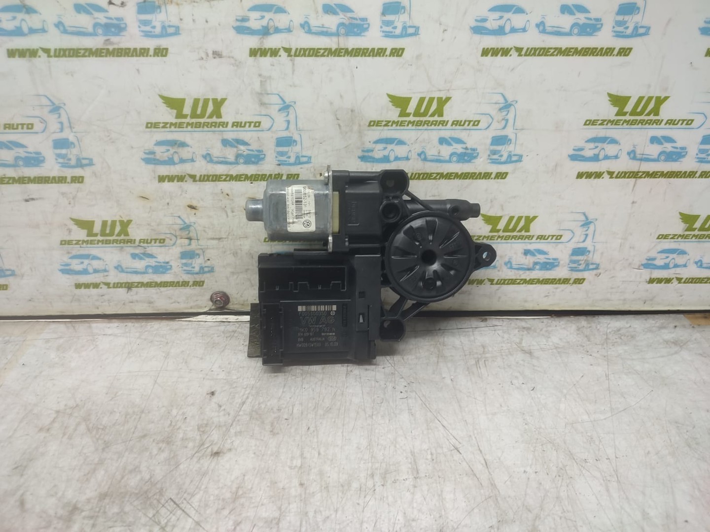 Motoras geam dreapta fata 1k0959792n Volkswagen Passat B6 (2005 - 2010)