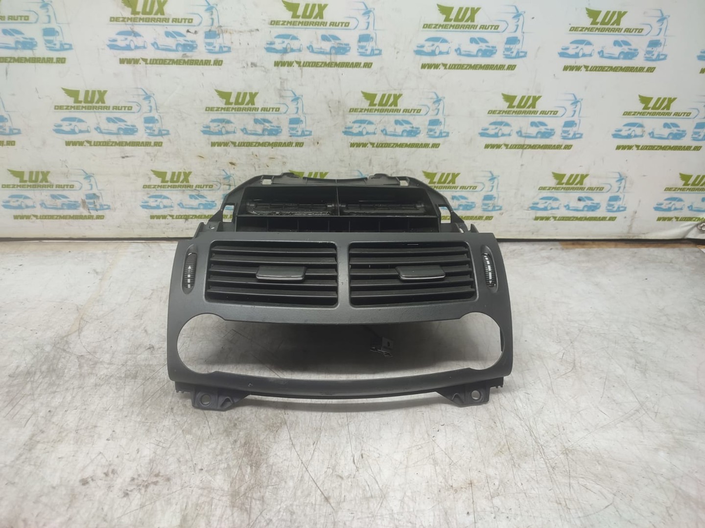 Grila ventilatie bord a2118301854 Mercedes Benz E-Class W211/S211 (2002 - 2006)