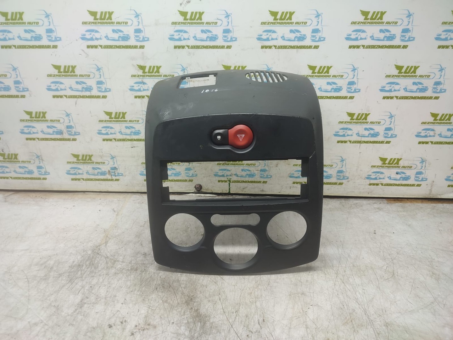 Ornament interior 8200407764 Renault Clio 3 (facelift) (2009 - 2012)