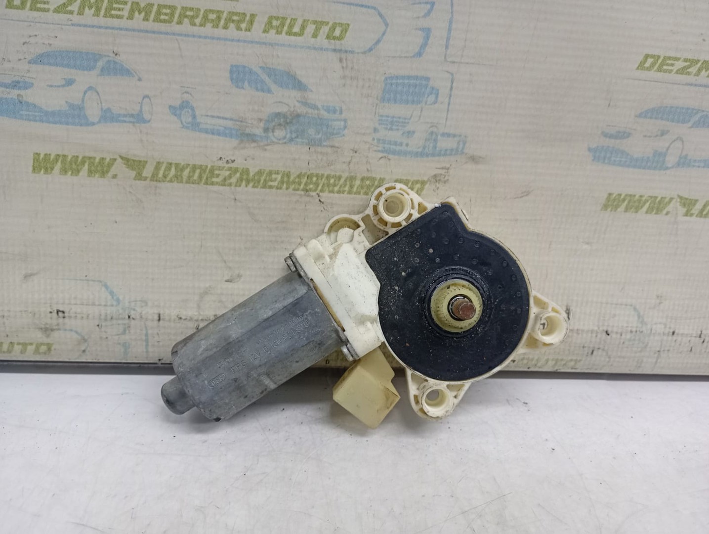 Motoras geam stanga fata 0130821970 Mercedes Benz E-Class W211/S211 (2002 - 2006)