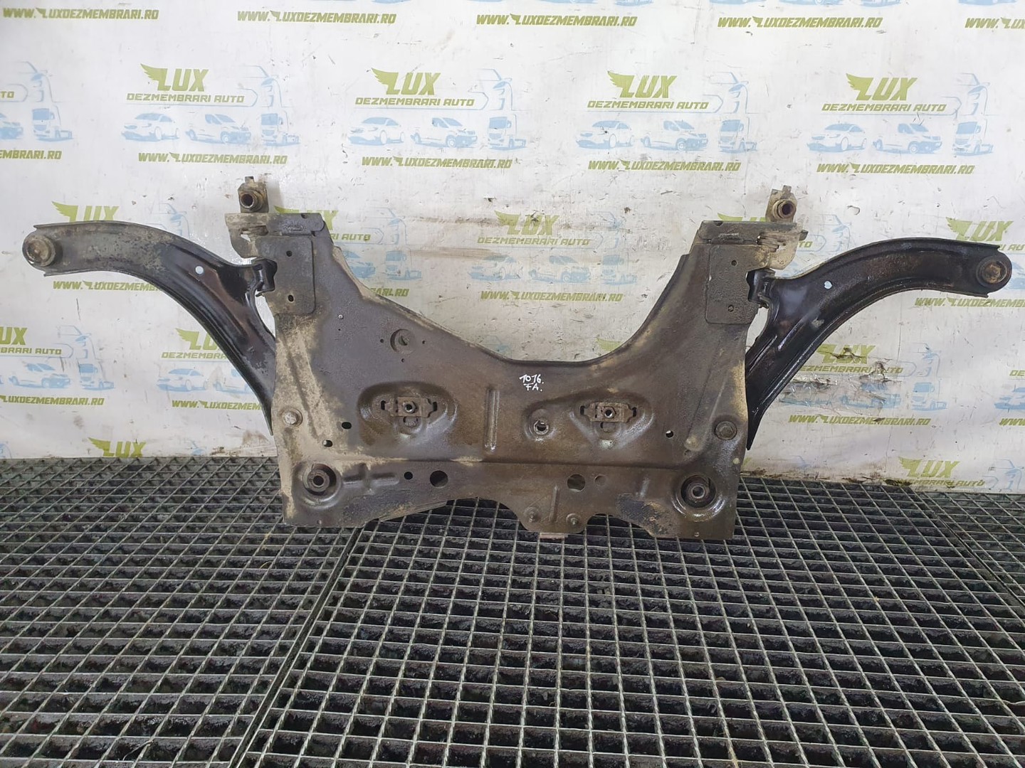 Cadru motor 8200127321r Renault Clio 3 (facelift) (2009 - 2012)