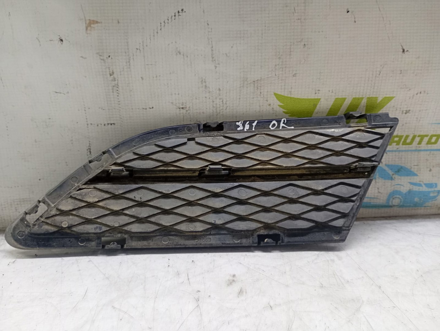 Grila bara fata 51117138418 BMW Seria 3 E91 (2004 - 2010)