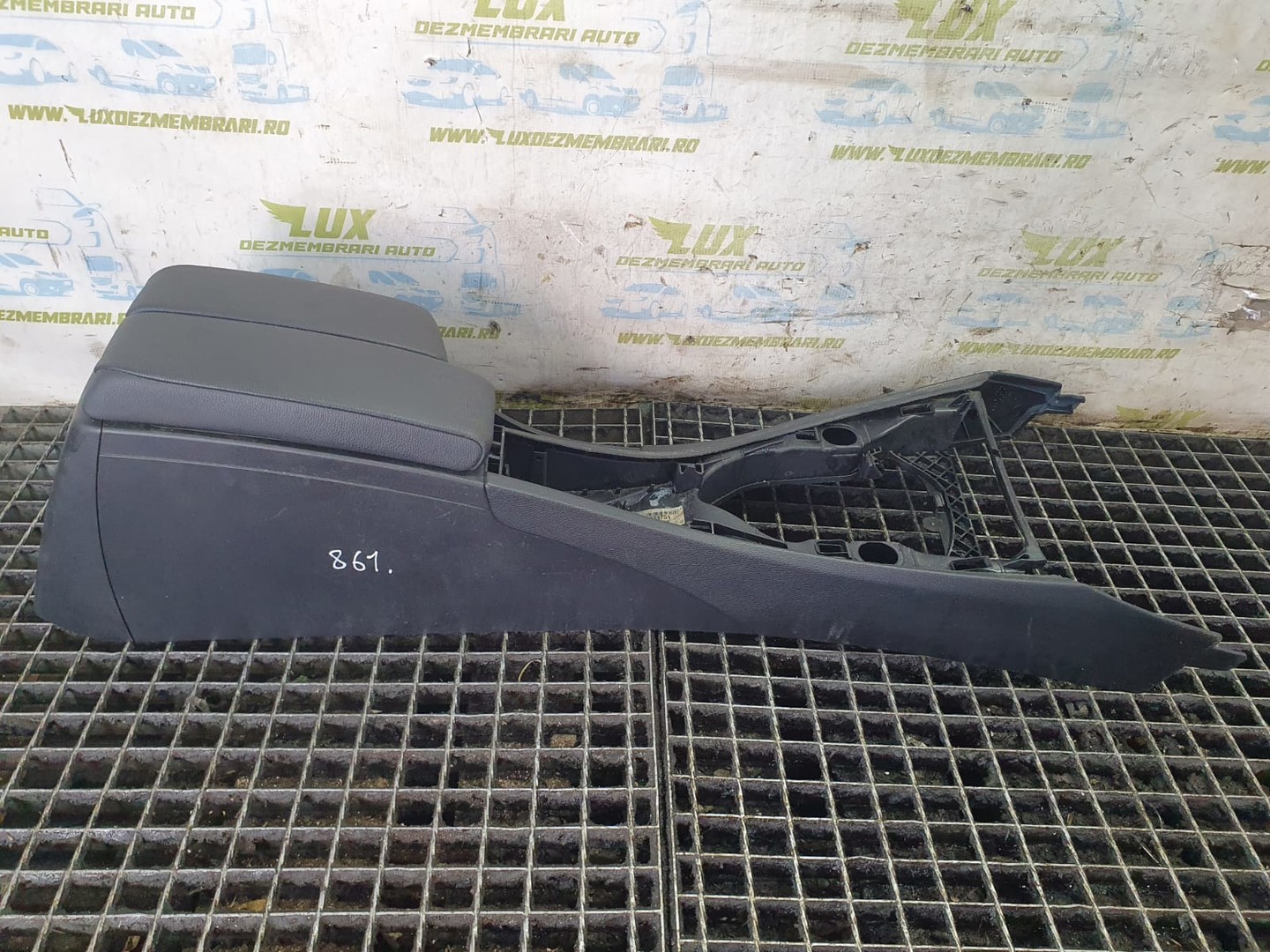 Consola centrala e116237021LL BMW Seria 3 E91 (2004 - 2010)