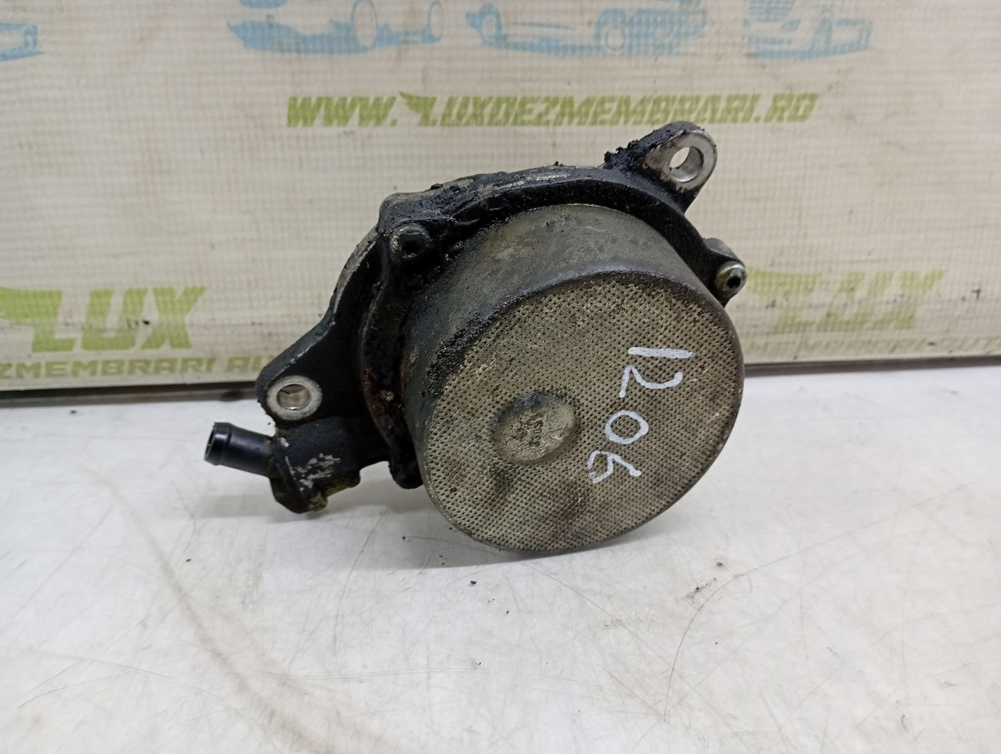 Pompa vacuum 700437012 BMW Seria 1 E87 (2004 - 2007)
