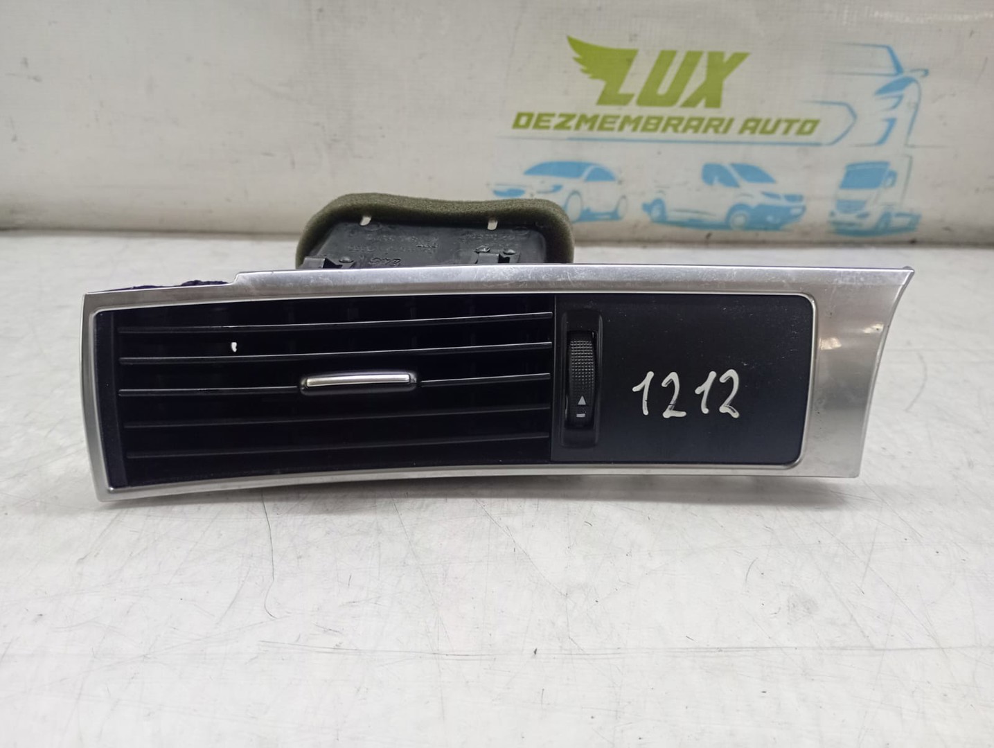 Grila ventilatie bord 4f1820901 Audi A6 4F/C6 (facelift) (2008 - 2011)