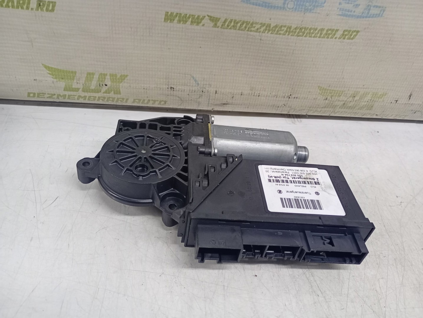 Motoras geam dreapta spate 3D0959704H Volkswagen Phaeton 1 (facelift) (2008 - 2010)