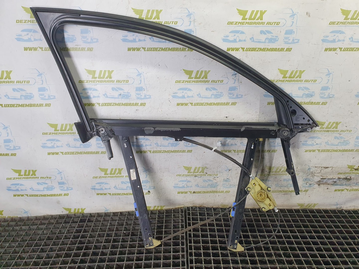Rama usa stanga fata 4f0867381c 4f0837461d Audi A6 4F/C6 (facelift) (2008 - 2011)