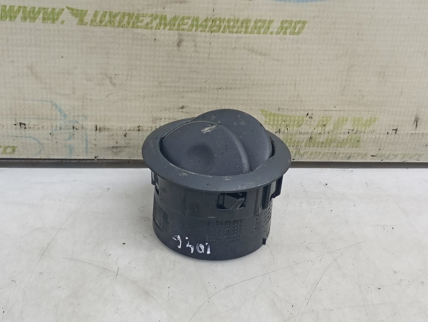Grila ventilatie bord 8200212480 Dacia Dokker 1 (2012 - 2017)