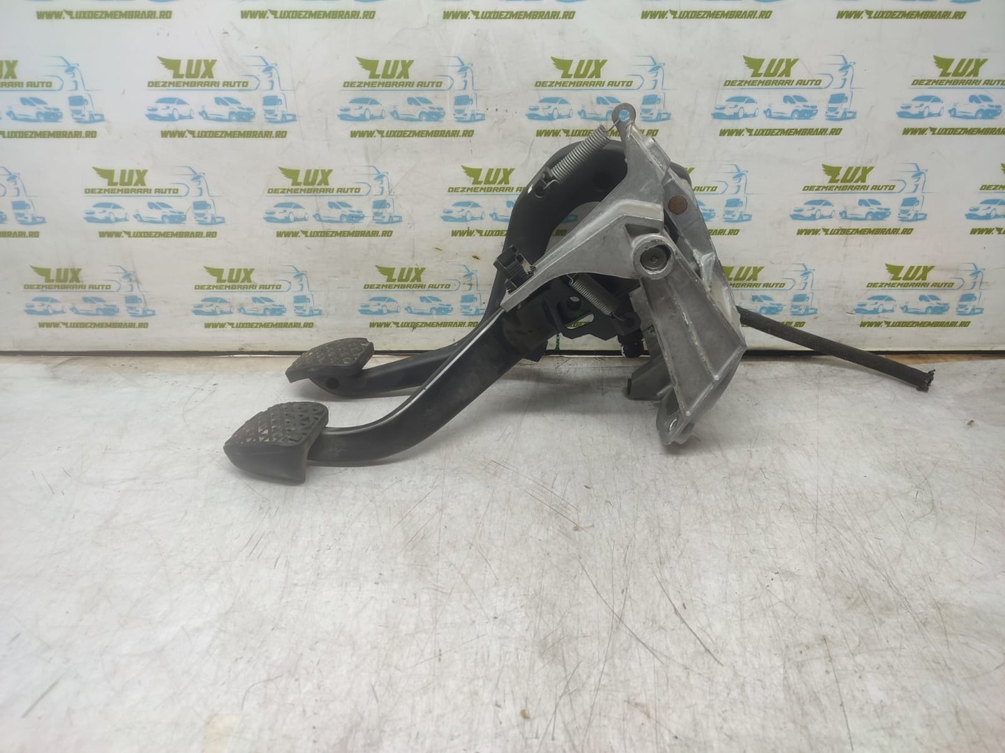Pod pedalier 423224-03 BMW Seria 1 E87 (2004 - 2007)