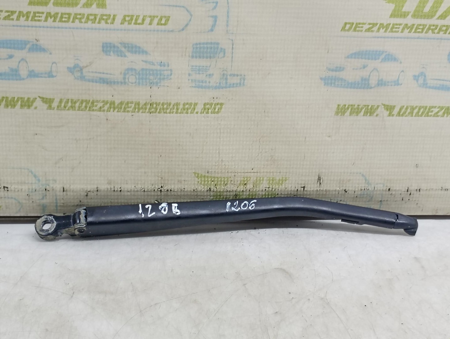 Brat stergator luneta 7061854-08 BMW Seria 1 E87 (2004 - 2007)