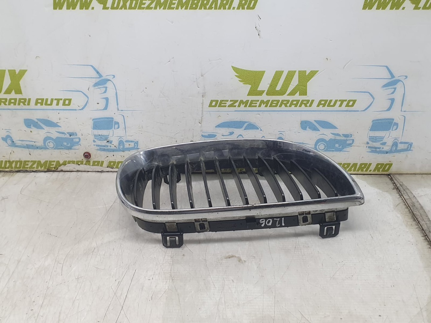 Grila bara fata 5113-70771309 BMW Seria 1 E87 (2004 - 2007)