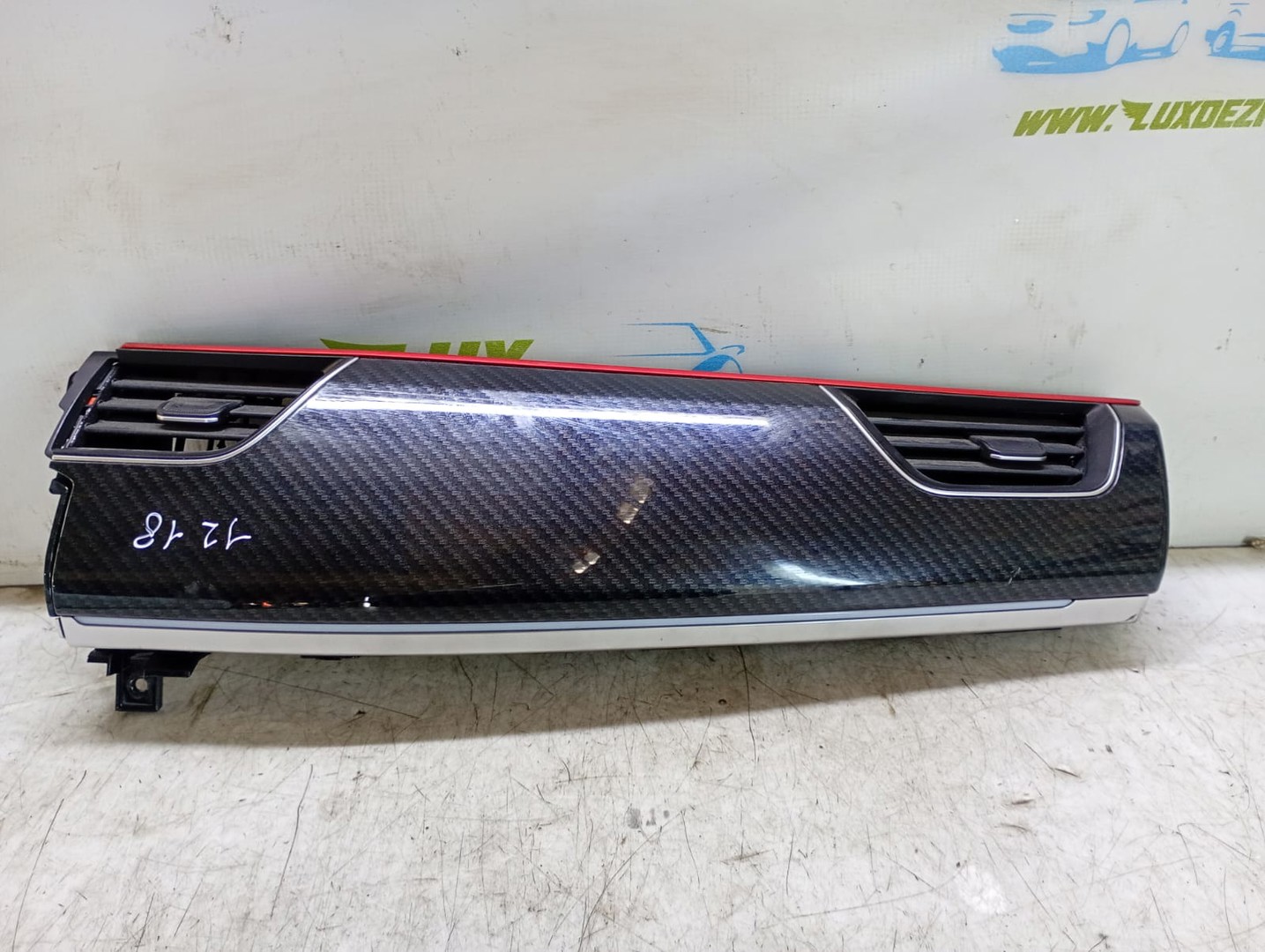Grila ventilatie bord 682115049r Renault Arkana 1 (2019 - 2020)