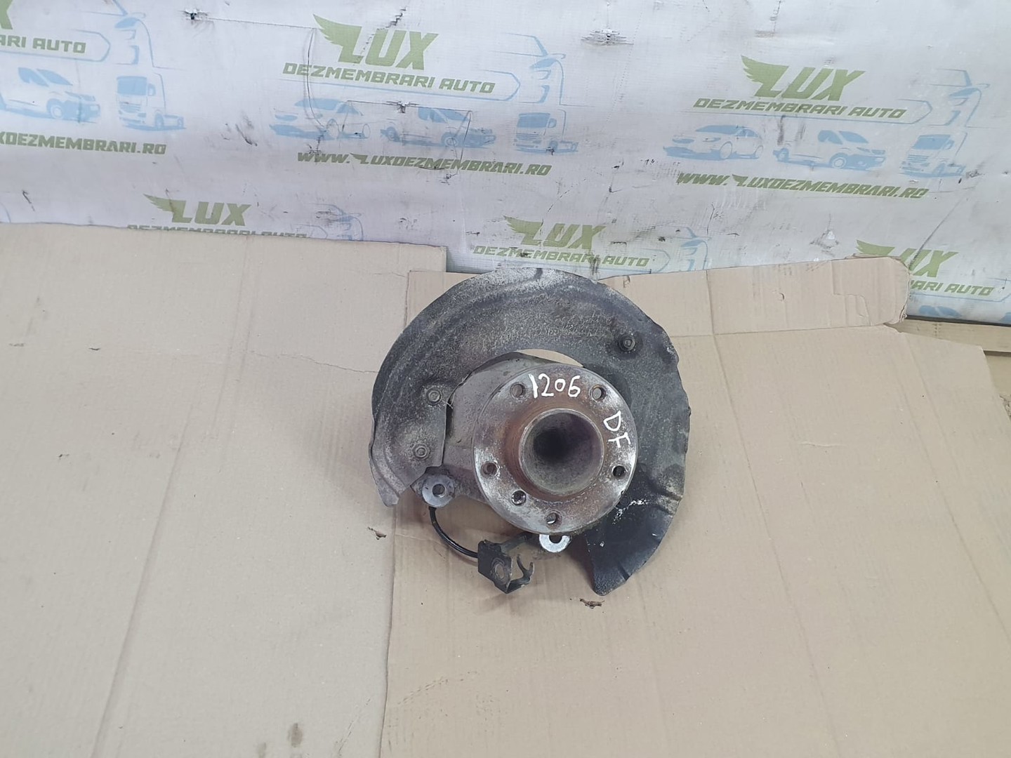Fuzeta dreapta fata BMW Seria 1 E87 (2004 - 2007)
