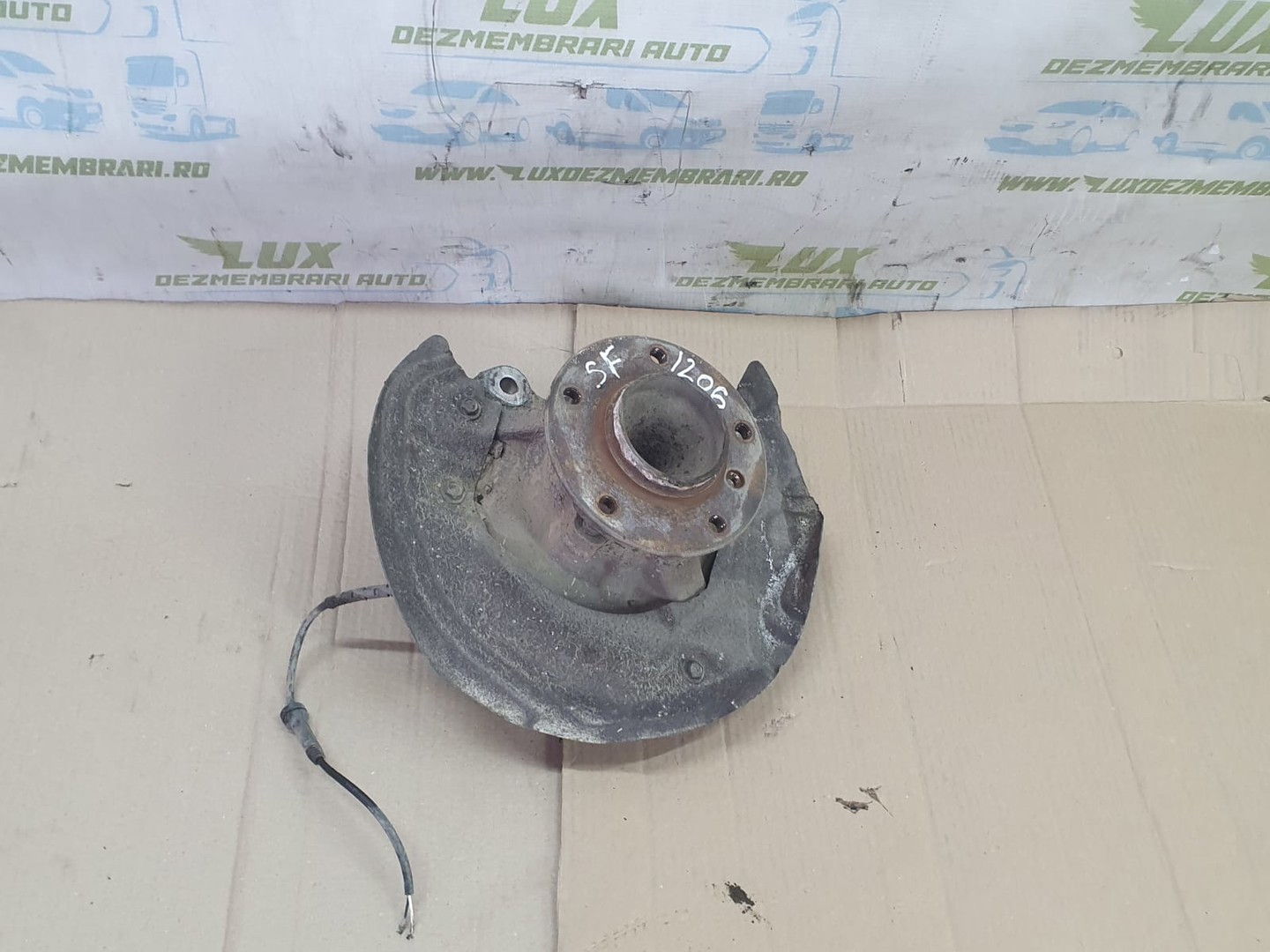 Fuzeta stanga fata BMW Seria 1 E87 (2004 - 2007)