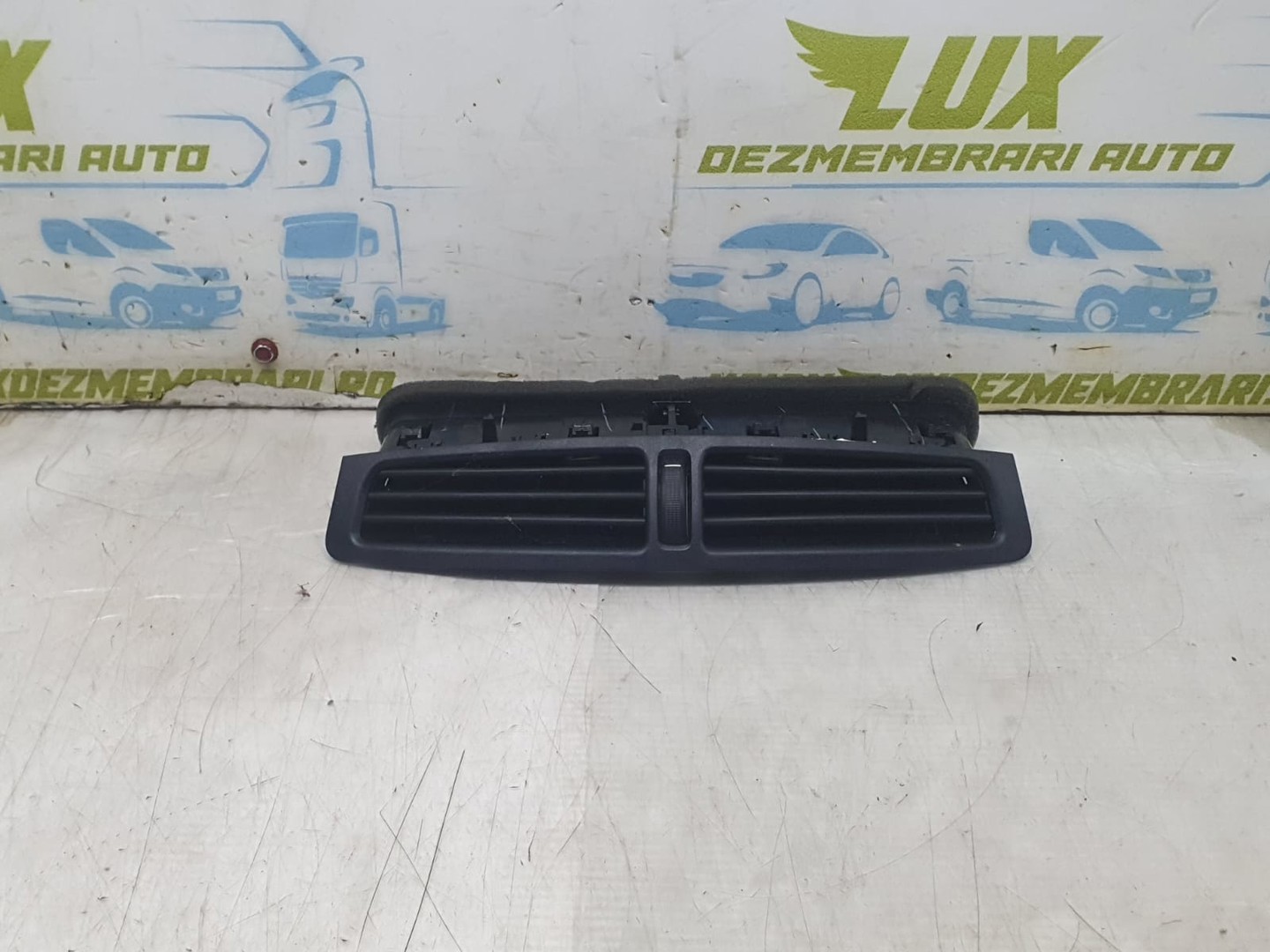 Grila ventilatie bord 07468000 Ford Kuga 2 (2013 - 2020)