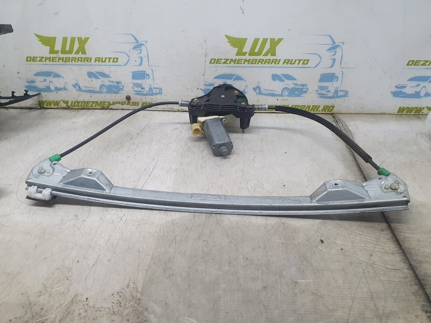 Macara geam stanga fata 8200169093 Renault Symbol 1 (2th facelift) (2005 - 2008)