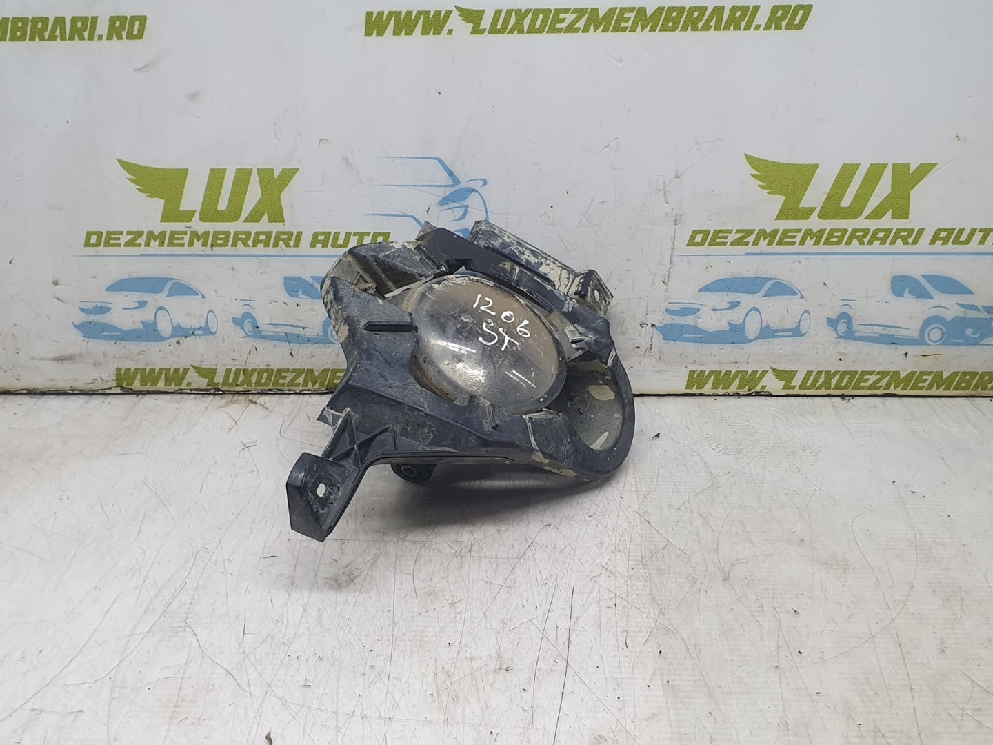 Proiector ceata stanga 63176924655 BMW Seria 1 E87 (2004 - 2007)