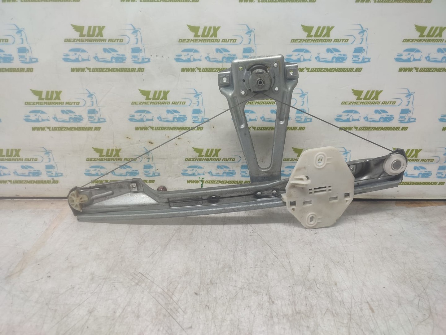 Macara geam stanga spate 7700434697 Renault Symbol 1 (2th facelift) (2005 - 2008)