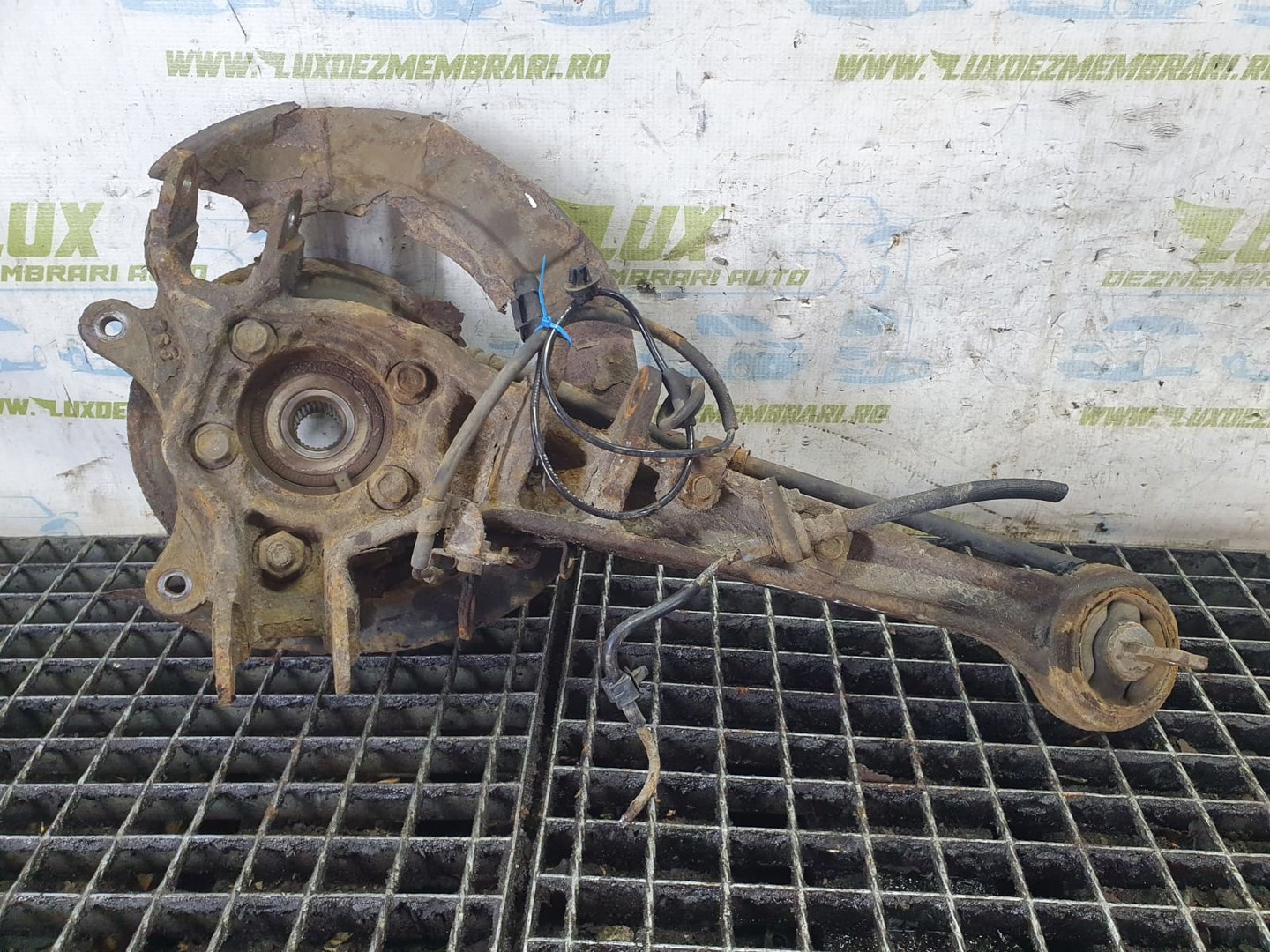 Fuzeta dreapta spate Mitsubishi Outlander 2 (2005 - 2009)