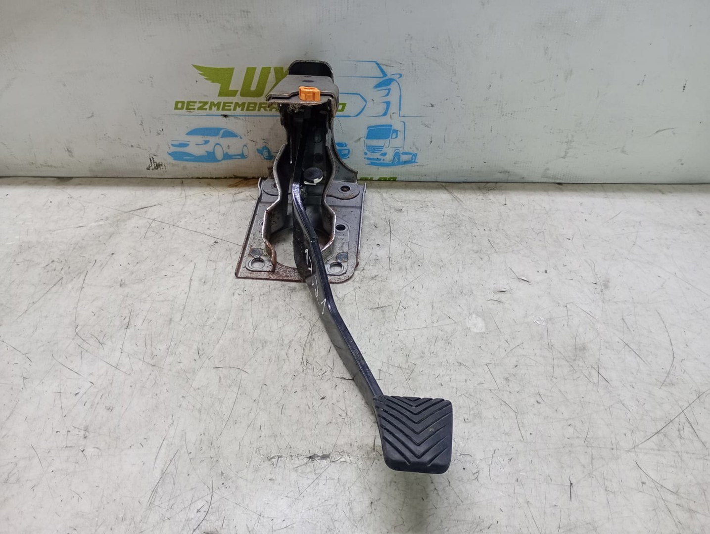 Pedala frana Mitsubishi Outlander 2 (2005 - 2009)