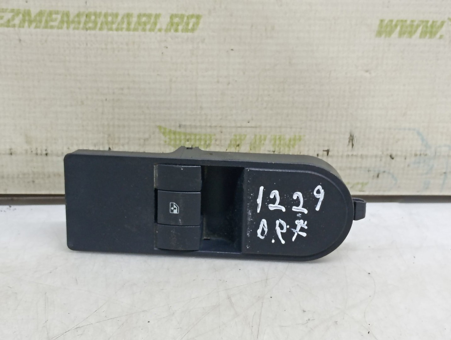 Buton geam 13197132 Opel Astra H (2004 - 2007)