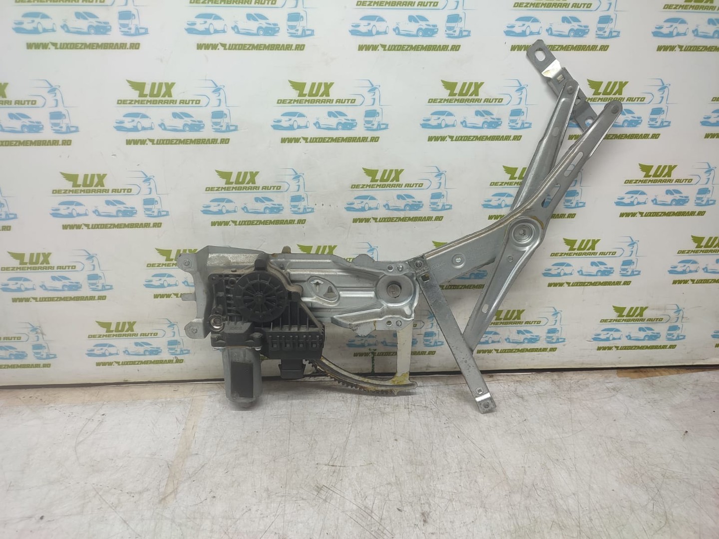 Macara geam dreapta fata A3300-13100418 Opel Astra H (2004 - 2007)