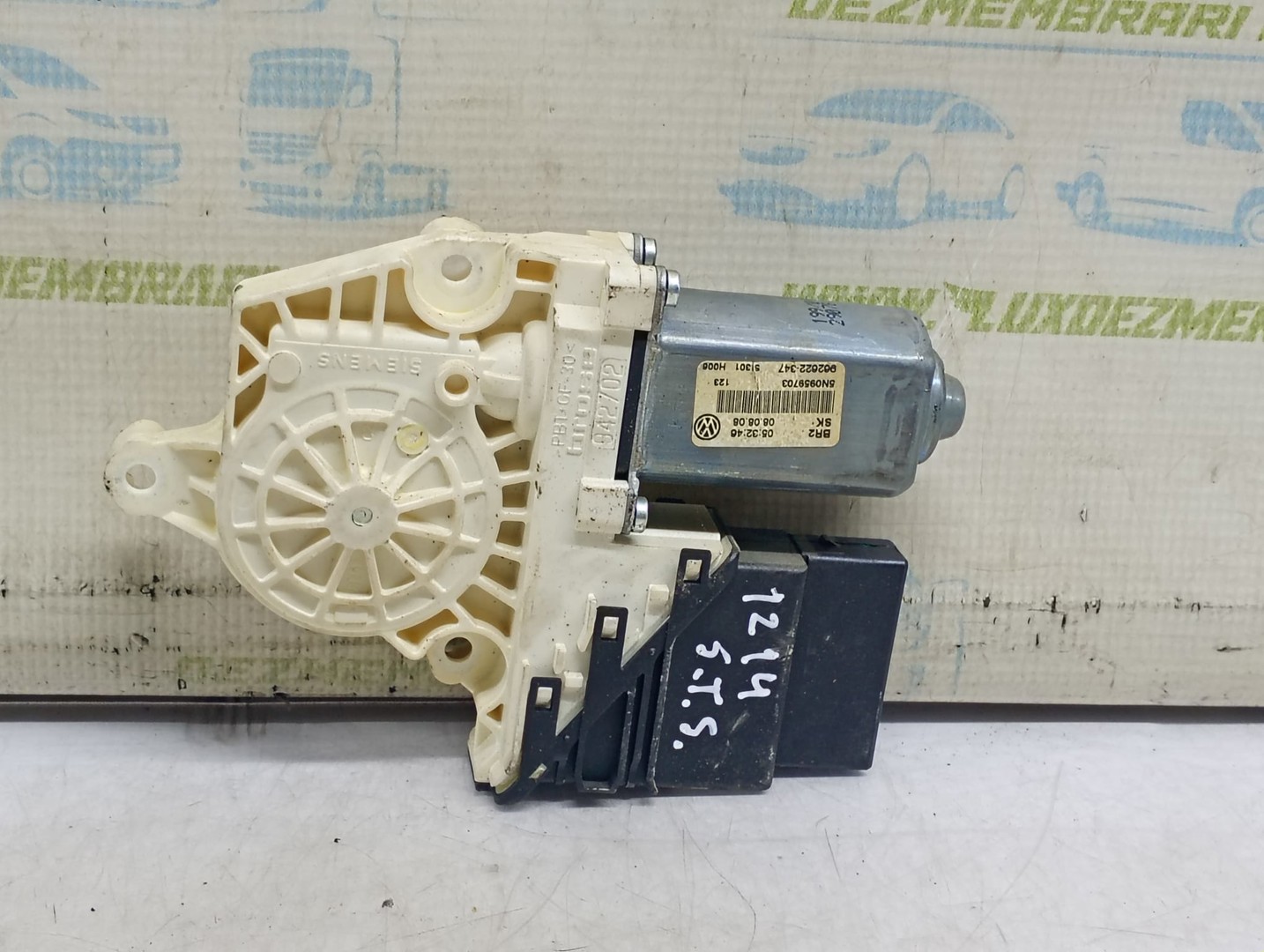 Motoras geam stanga fata 5N0959703 Volkswagen Tiguan 1 (5N) (2007 - 2011)