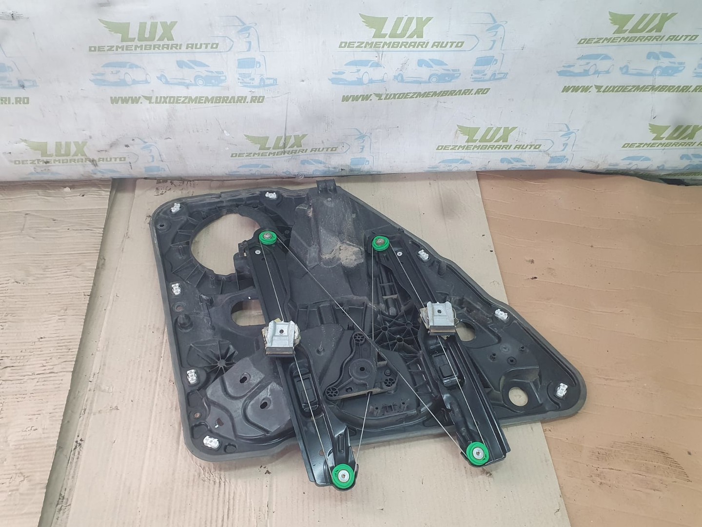 Macara geam dreapta spate Volkswagen Touareg 2 (7P) (2010 - 2014)