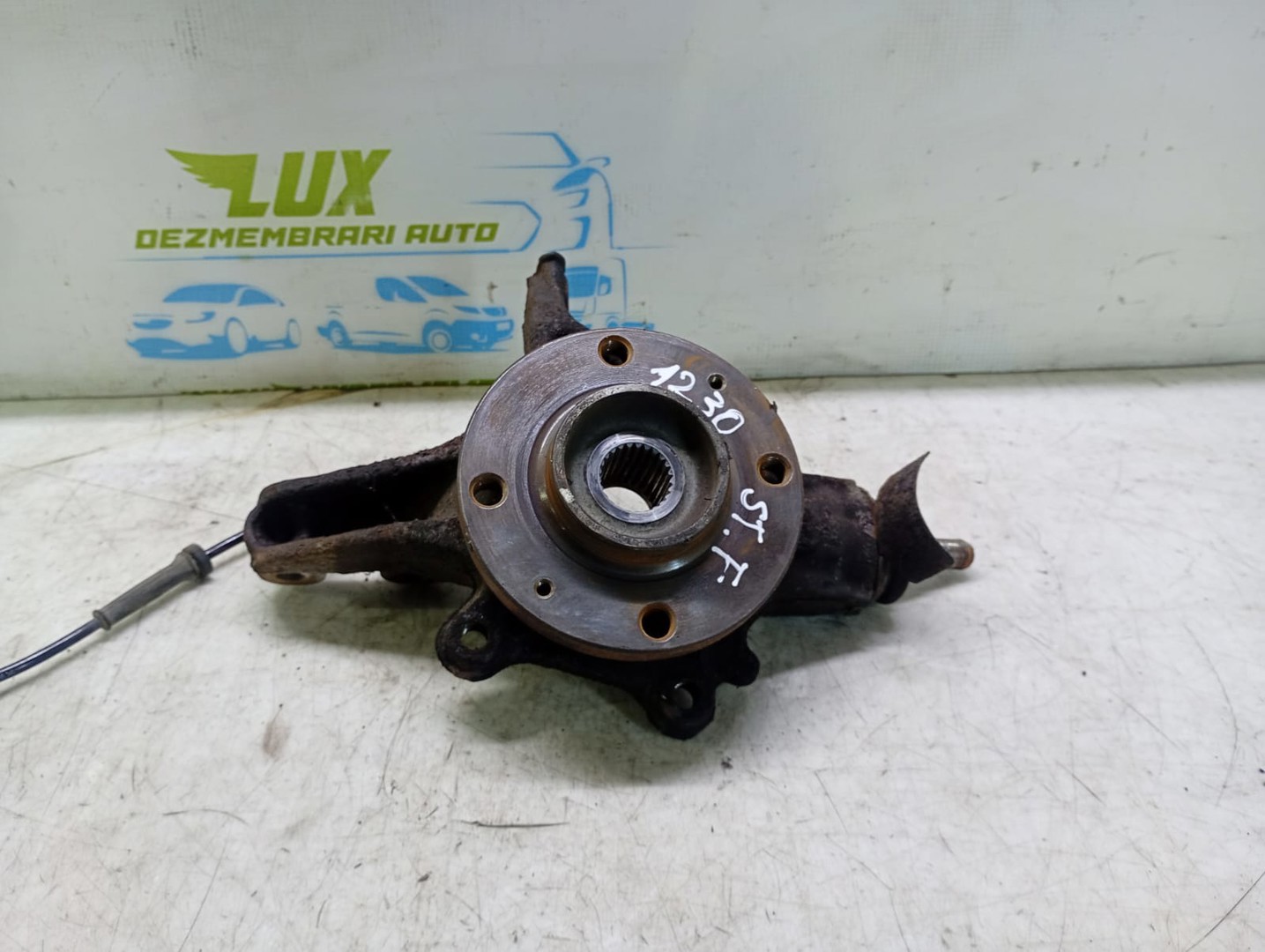 Fuzeta stanga fata Citroen C4 1 (2004 - 2008)