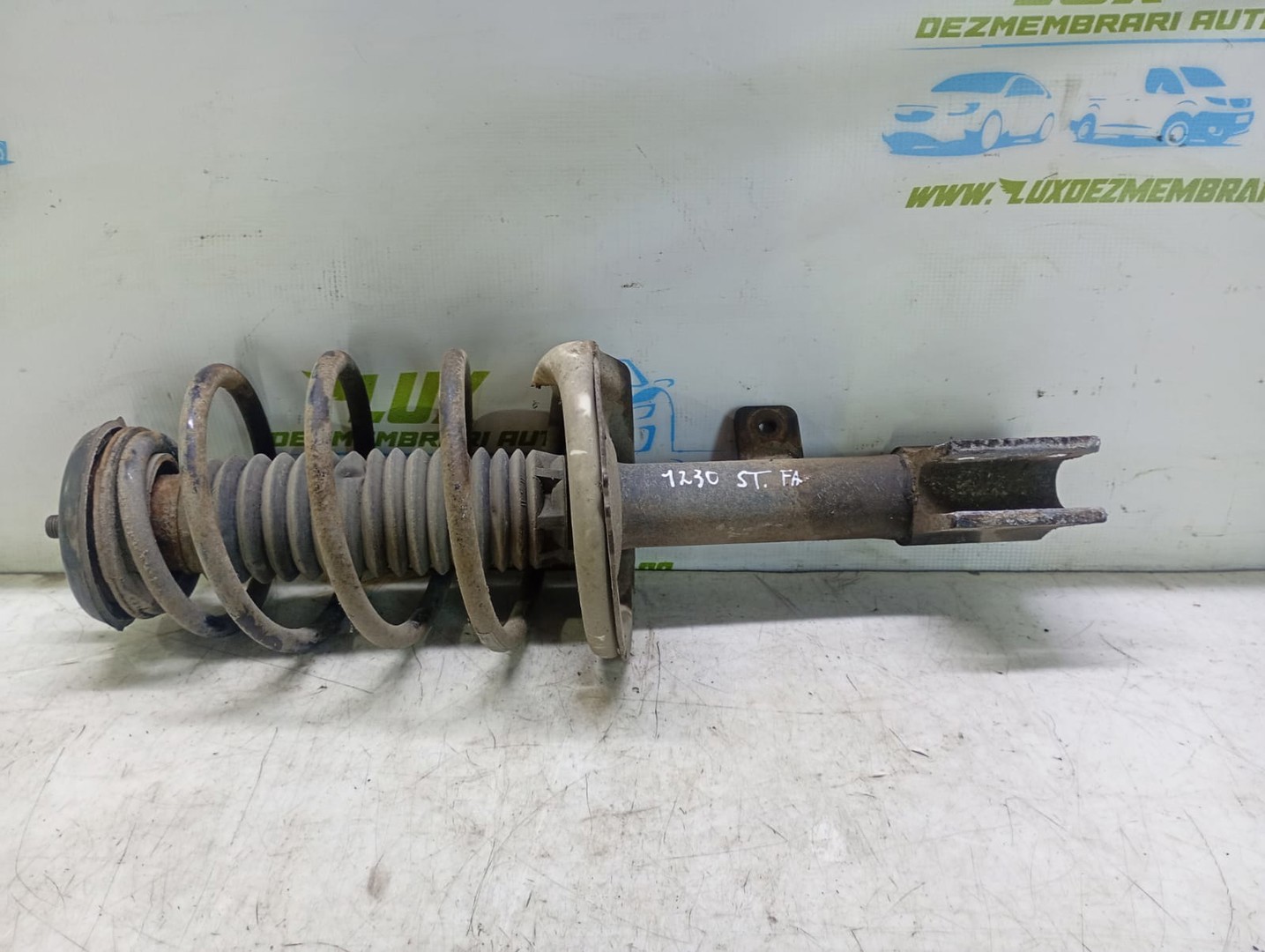 Amortizor cu arc stanga fata Citroen C4 1 (2004 - 2008)