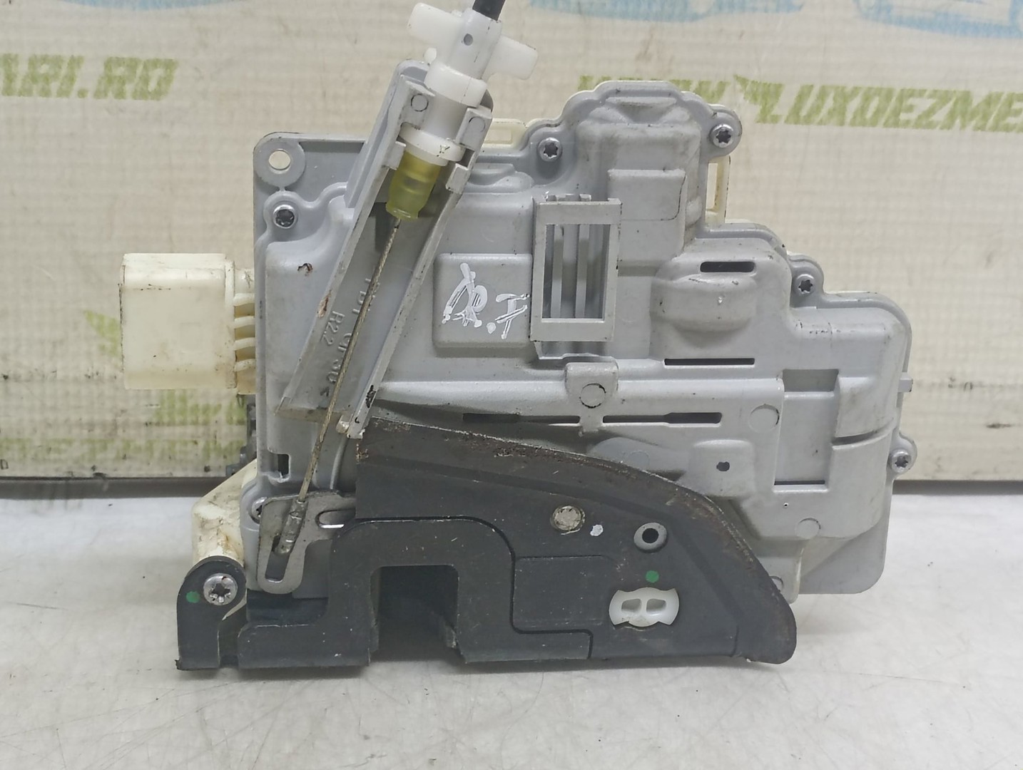 Broasca dreapta fata 8J1837016A Audi A4 B8/8K (2007 - 2011)