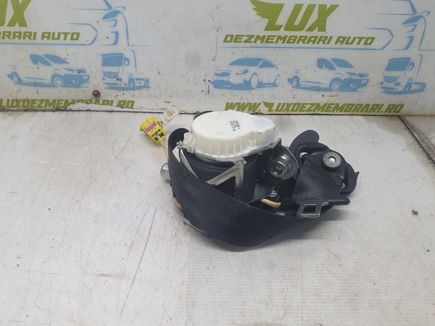 Centura siguranta stanga fata 3C1857705F Volkswagen Passat B6 (2005 - 2010)