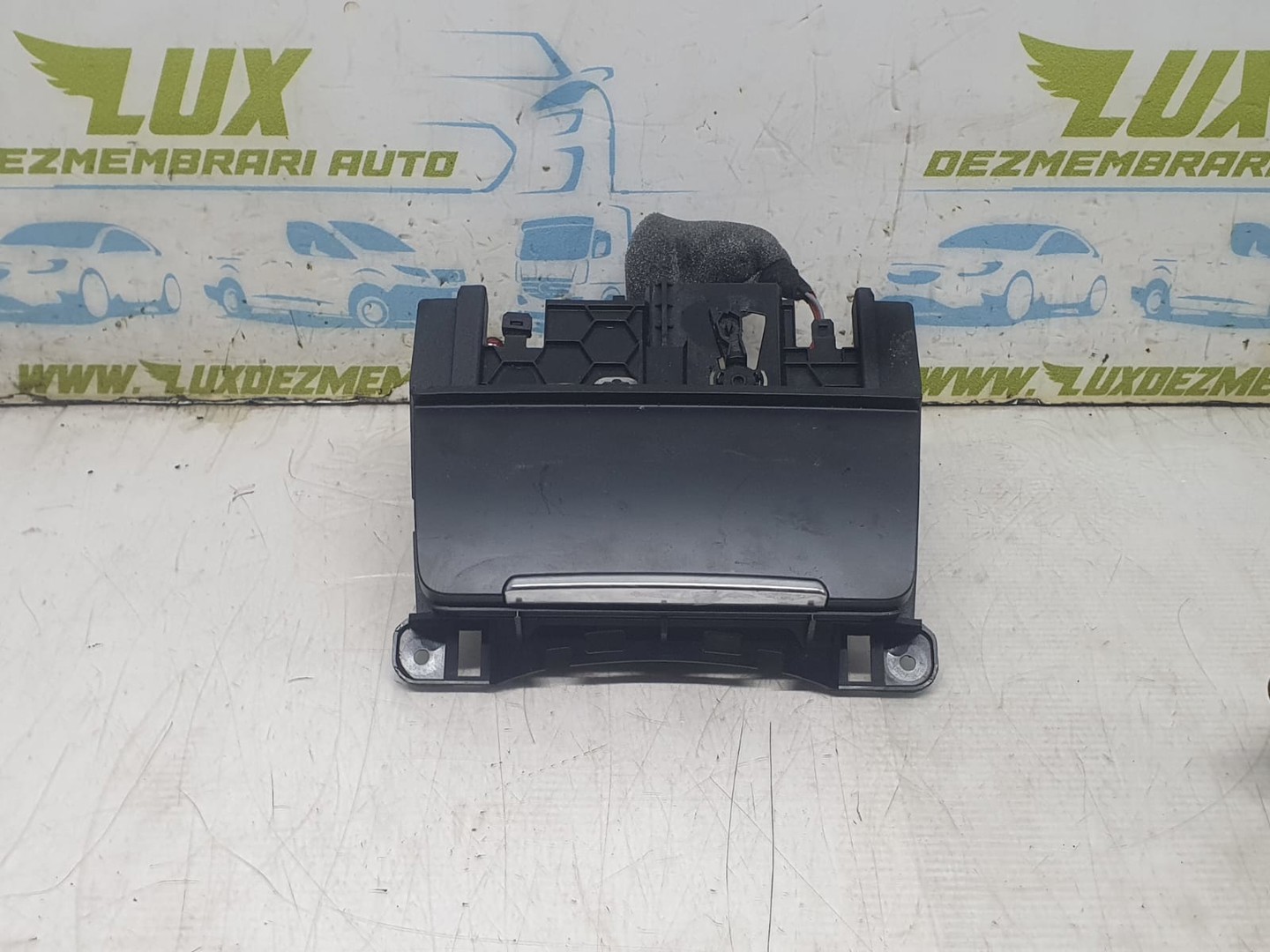 Scrumiera 8K0857951 Audi A4 B8/8K (facelift) (2011 - 2016)