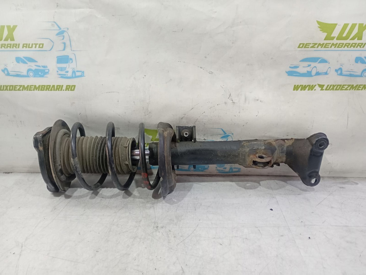 Amortizor cu arc stanga fata a2043201066 Mercedes Benz C-Class W204/S204 (2007 - 2012)