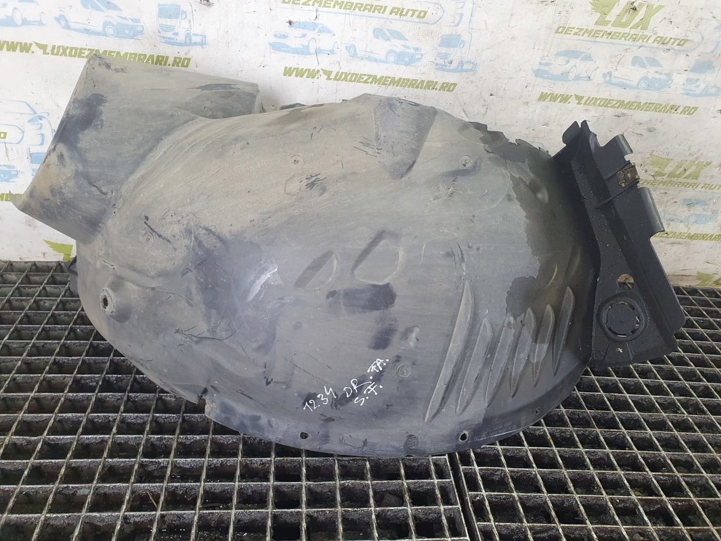 Carenaj roata fata dreapta a2046905630 Mercedes Benz C-Class W204/S204 (2007 - 2012)