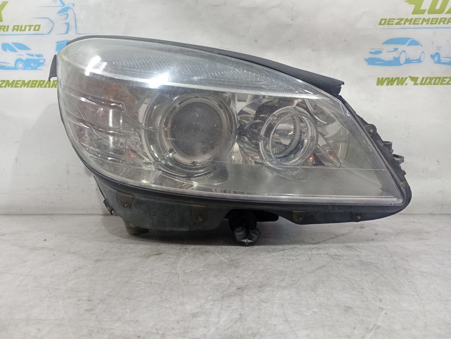 Far dreapta a2048203059 Mercedes Benz C-Class W204/S204 (2007 - 2012)