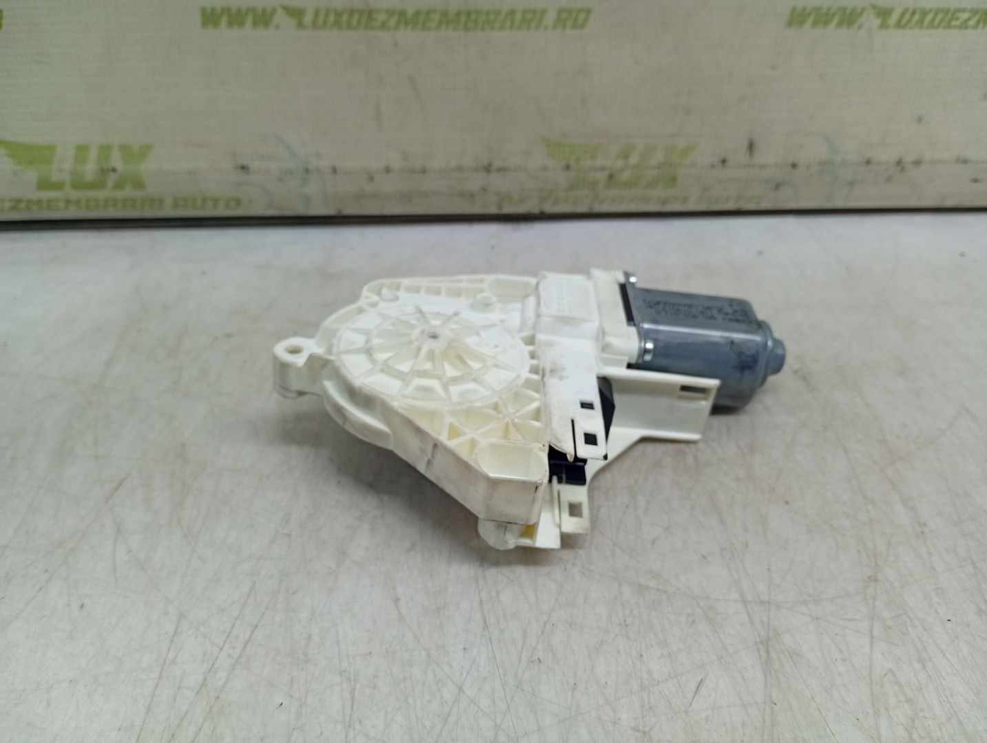 Motoras geam stanga spate 8K0959712A Porsche Cayenne 958 (2010 - 2014)